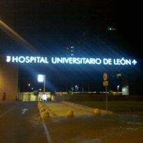 Luminosos Jocar fachada de hospital con letras corpóreas en aluminio