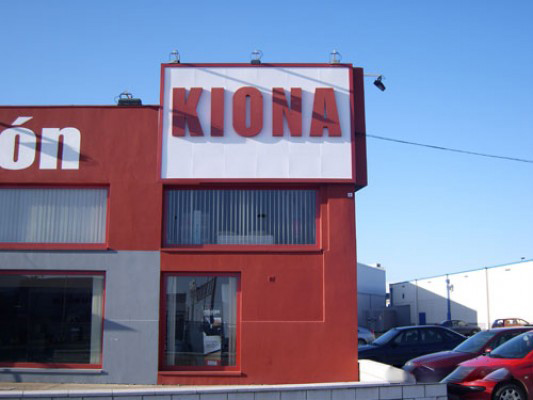Luminosos Jocar fachada de tienda Kiona